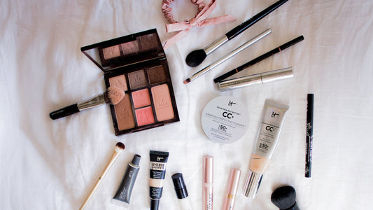 Mini Vanity Anywhere 💄